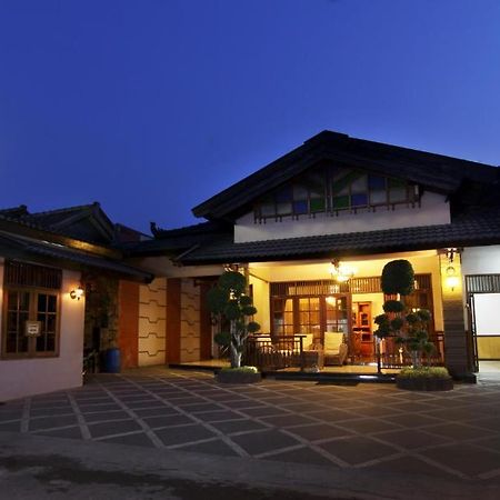 Omah Lawas Homestay Magelang Bagian luar foto