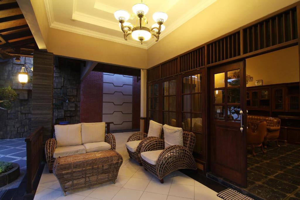 Omah Lawas Homestay Magelang Bagian luar foto