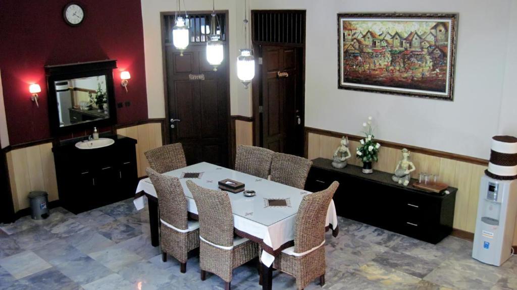 Omah Lawas Homestay Magelang Bagian luar foto